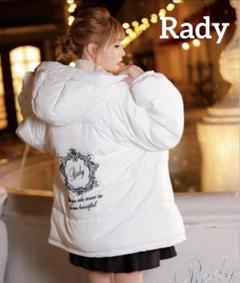 Rady バックロゴファイバーダウン　レア rady バックロゴファイバーダウン 激レア - メルカリ