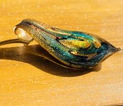 ネックレス　緑　葉っぱ　ガラス　ペンダントヘッド　リーフ型　雫　大きい　④