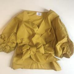 LIEN バルーンスリーブカシュクールブラウス　マスタード イエロー
