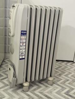 DeLonghi デロンギ RADIA R031015EF オイルヒーター 中古 DeLonghi デロンギ オイルヒーター R031015EF 暖房機 - メルカリ