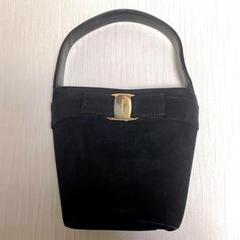 サルヴァトーレ フェラガモ Salvatore Ferragamo ヴァラリボン