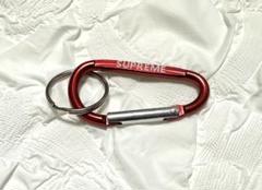 シュプリーム  カラビナ　ゴールド supreme カラビナ ゴールド - メルカリ
