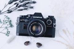 完動品！OLYMPUS OM10 単焦点レンズセット フィルムカメラ OLYMPUS OM-10 単焦点レンズセット | Totte Me Camera
