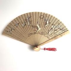 螺鈿細工アート「飛翔する鶴」 Amazon｜衝立 金屏風 漆塗り螺鈿細工 4曲1双 鶴 蓮の花 品 骨董