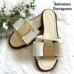 Ferragamo ヴァラ サンダル スタッズ フラット リボン レディース Ferragamo ヴァラ サンダル スタッズ フラット リボン レディース