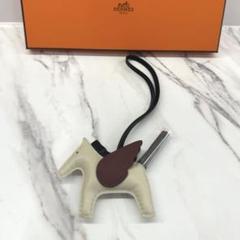 新品未使用】エルメス ロデオ PMチャーム 白系 B刻印 - メルカリ