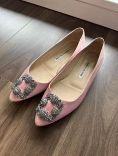 2025年最新】MANOLO BLAHNIK つま先：ポインテッドトゥ フラット