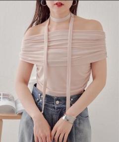 シアーオフショルチョーカーT