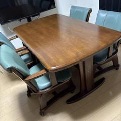 木製ダイニングテーブルと椅子セット