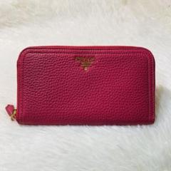 【希少色✨三角プレート】美品　プラダ　ラウンドジップ　長財布　赤　金色ファスナー 希少色✨三角プレート】美品プラダラウンドジップ長財布赤金色