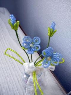 ＊Handmade＊ビーズフラワー＊スミレの花束aꕤ.。＊