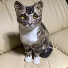 陶器製 猫の置物ウィンスタンレイキャットサイズ6の大きな子 キリッとした顔立ち
