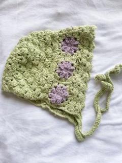 ハンドメイド 緑色 ボンネットのサムネイル