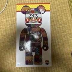 BE@RBRICK 達磨クイズ★正解は一年後 400% m50108717148_1.jpg?1726667200