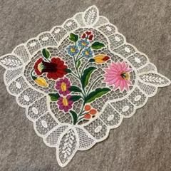 カロチャ刺繍　ドイリー　四角　ハンガリー