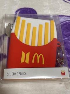 BTS  V  マクドナルドコラボ クッション　 トレカ付き BTS マクドナルド コラボ グッズ クッション - メルカリ