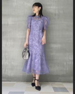 エンボスオーガンジーLilyグリッタードレス（LILY
