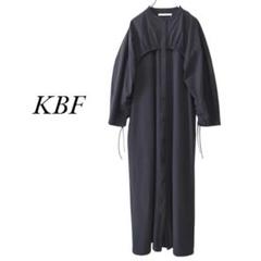 24SS　KBF　ラウンドギャザースリーブワンピース　グレー　ケービーエフ