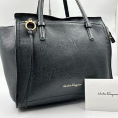 希少❤️ferragamo 22cm/4.5C エナメル 玉虫色 安心のメルカリ便 希少❤️ferragamo 22cm/4.5C エナメル 玉虫色 安心のメルカリ便