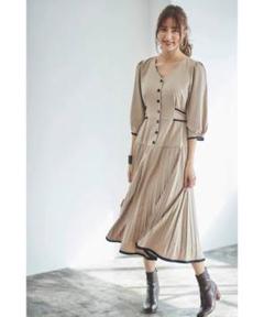 新品タグ付 Rirandture 配色プリーツレディワンピース
