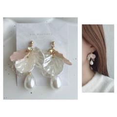 花びら　ピンク　オーロラ　パール　ピアス　イヤリング　ハンドメイド　白