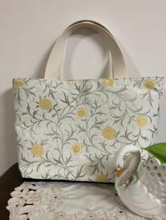 COACH × 川島織物　コラボ商品　花柄 クラッチバック　保存袋保存箱付き COACH × 川島織物コラボ商品花柄 クラッチバック保存袋保存箱付き