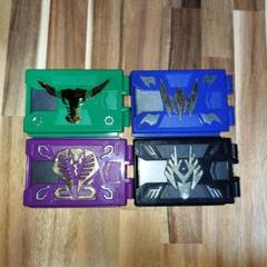 仮面ライダー龍騎　Vバックル　4種　龍騎　ゾルダ　王蛇　ナイト　セットのみ CSM Vバックル 4大仮面ライダーセット｜仮面ライダーおもちゃ