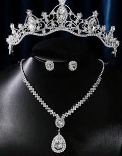 ティアラ、ピアス、ネックレス、グローブ ♡未使用ティアラ・ピアス・ネックレス ブライダルセット✿高