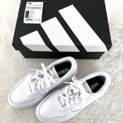 新品未使用♡アディダスadidas スニーカー ホワイト 白 24cmのサムネイル