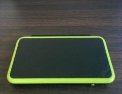Newニンテンドー 2DS LL ブラック×ライム