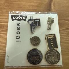 LEVI’S x SACAI Pins セット ゴールド未開封　ショッパー付き LEVI'S x SACAI Pins セット ゴールド未開封 ショッパー付き