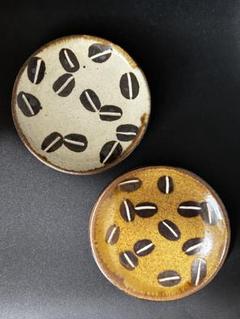 やちむん十鶴　お皿２枚 工房十鶴 ( 沖縄 陶器 ) - miyagiya onlineshop (ミヤギヤ