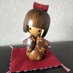 近代こけし　晃常作　秋彩　札・箱あり 近代こけし 晃常作 秋彩 札・箱あり - メルカリ