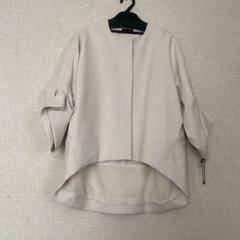 新品　ヤマダヤ　ベージュ ノーカラージャケット ドレープ袖 新品 ヤマダヤ ベージュ ノーカラージャケット ドレープ袖