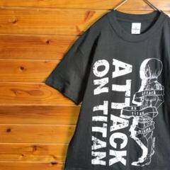 進撃の巨人　キャラクターグッズ　半袖Tシャツ　ミカサ・アッカーマン　黒　白　Ⅿ
