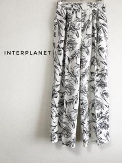 美品 INTERPLANET【タグ付き】ボタニカル柄 ストレートパンツ 美品 INTERPLANET【タグ付き】ボタニカル柄 ストレートパンツ