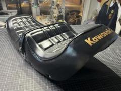 ゼファー750黒艶ダブルアンコ抜きシートゲルザブ加工BEETタイプロゴスタッズ 2015050800136.jpg