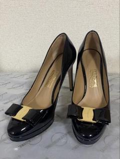 美品 salvatore ferragamo ヴァラリボン パンプス 【7C】 2025年最新】フェラガモ ヴァラ パンプスの人気アイテム - メルカリ