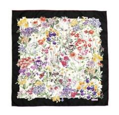 GUCCI  グッチ　スカーフ　箱付き　花柄　フラワー　水玉模様　美品 GUCCI グッチ スカーフ 箱付き 花柄 フラワー 水玉模様 美品