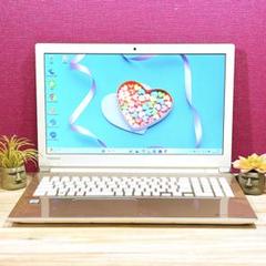 美品✨Windows11✨すぐ使えるノートパソコン✨カメラ付✨上品サテンゴールド