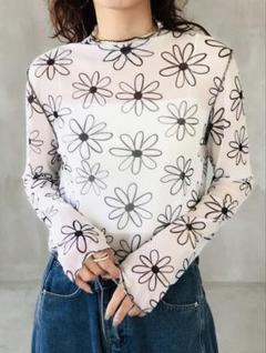 花柄シアーTシャツ・トップス