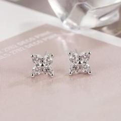 4石 花 フラワー 小粒 CZダイヤ 5mm ピアス＊シルバー＊ - メルカリ