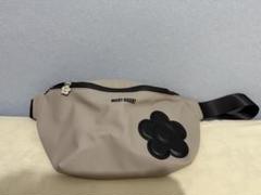 MARY QUANT ボディバッグ グレー ベージュ デイジー 柄 MARY QUANT ボディバッグ グレー ベージュ デイジー 柄 - メルカリ