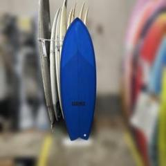 新品格安ESSENCE 青いショートボード 5フィンフィッシュ5’6フィン付き 新品格安ESSENCE 青いショートボード 5フィンフィッシュ5'6