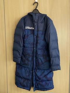 【ATHLETA 】カモフラ柄 ダウンベンチコートM ATHLETA サッカー ダウン ベンチコート 迷彩 140 - メルカリ