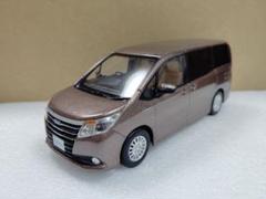 ノア　NOAH カラーサンプルミニカー　非売品　茶箱　メタルストリームメタリック Amazon.co.jp: 1/30 ノア NOAH 70系 後期 カラーサンプル