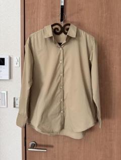 GU ベージュ 長袖シャツ Sのサムネイル
