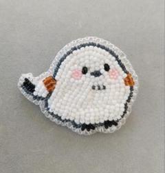 ビーズ刺繍ブローチ　シマエナガ