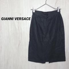美品！！　Gianni Versace　タイトスカート　黒　ヴィンテージ ヴェルサーチ ヴィンテージ 花柄 ミニタイトスカート 黒 マルチ