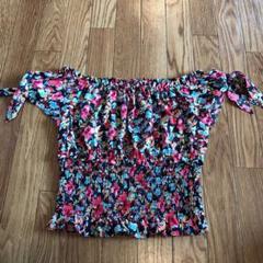 ZARA ザラ オフショルトップス 花柄